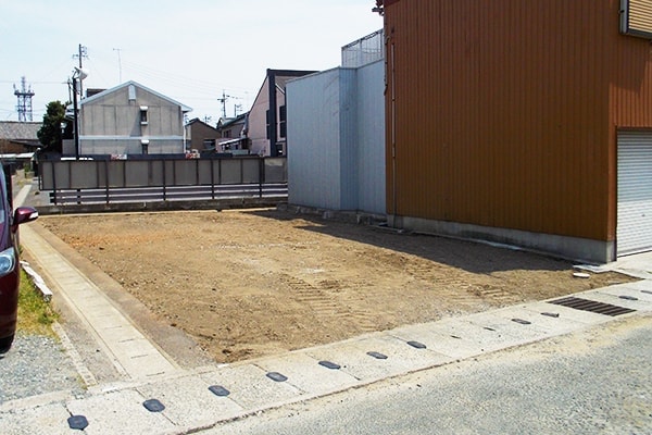 駐車場(before)