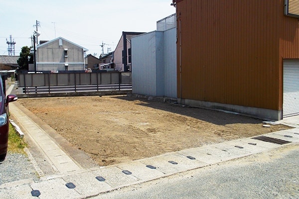 駐車場（before）